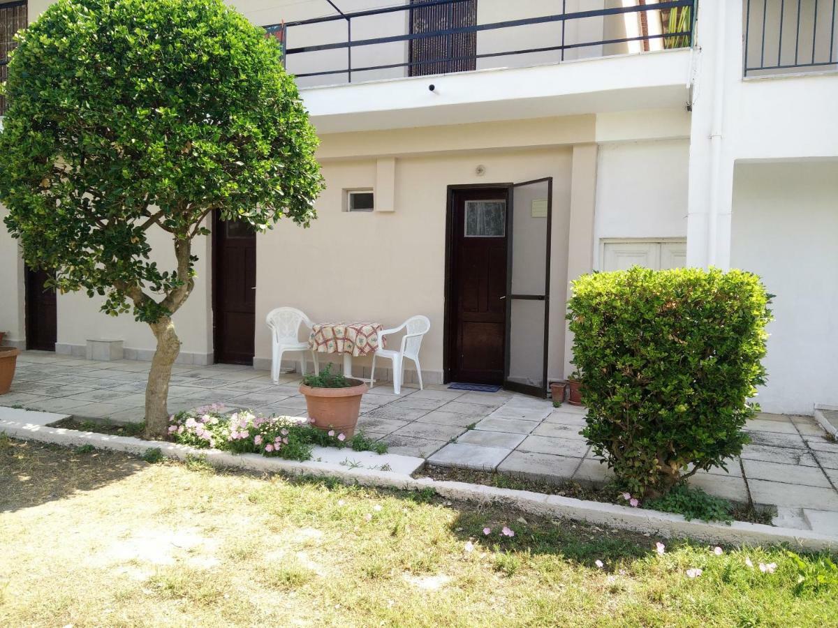 Seaside Studios I Sinakos Estate Епаноми Екстериор снимка